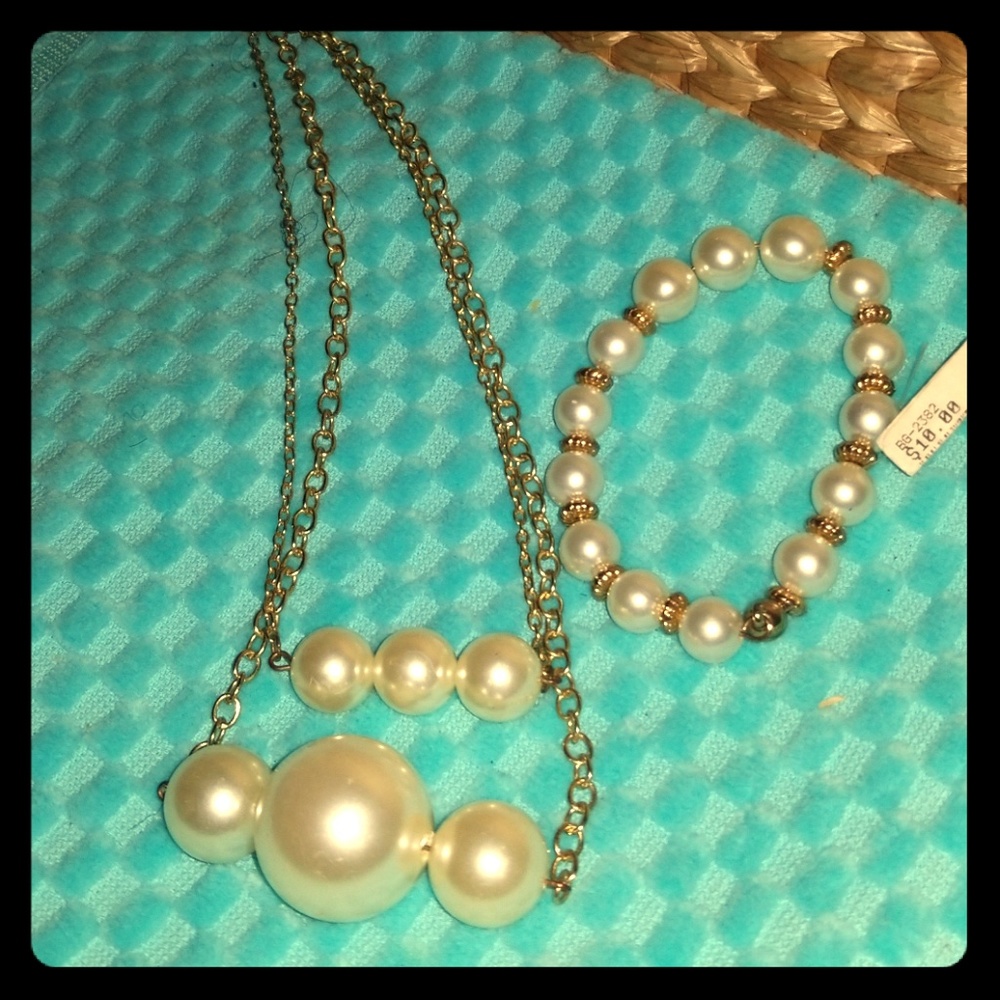 Beautiful Pearl Necklace & Braclet/Fashion